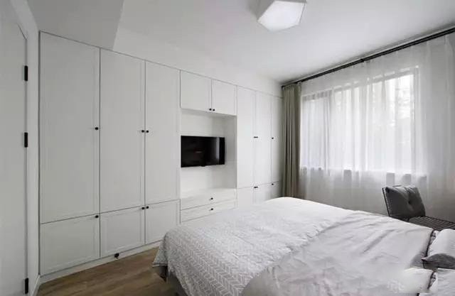新余南昌衣柜+电视柜这样组合，实用漂亮又省空间！